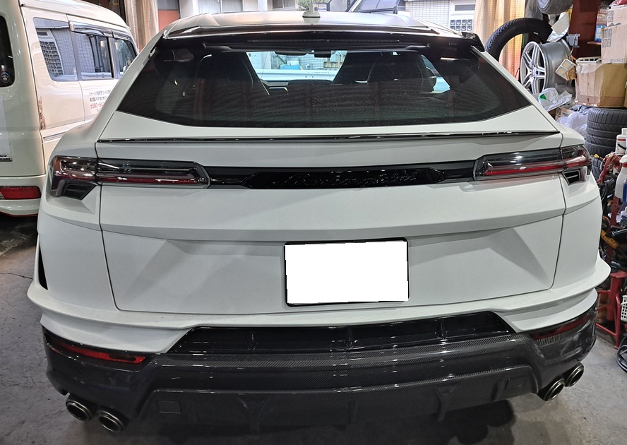 ランボルギーニ　ウルス　ペルフォルマンテ　4WD アルミホイール傷修理　リペア　ホイール　傷修理　ダイヤモンドカット　マット塗装　マット　塗装　タイヤ交換